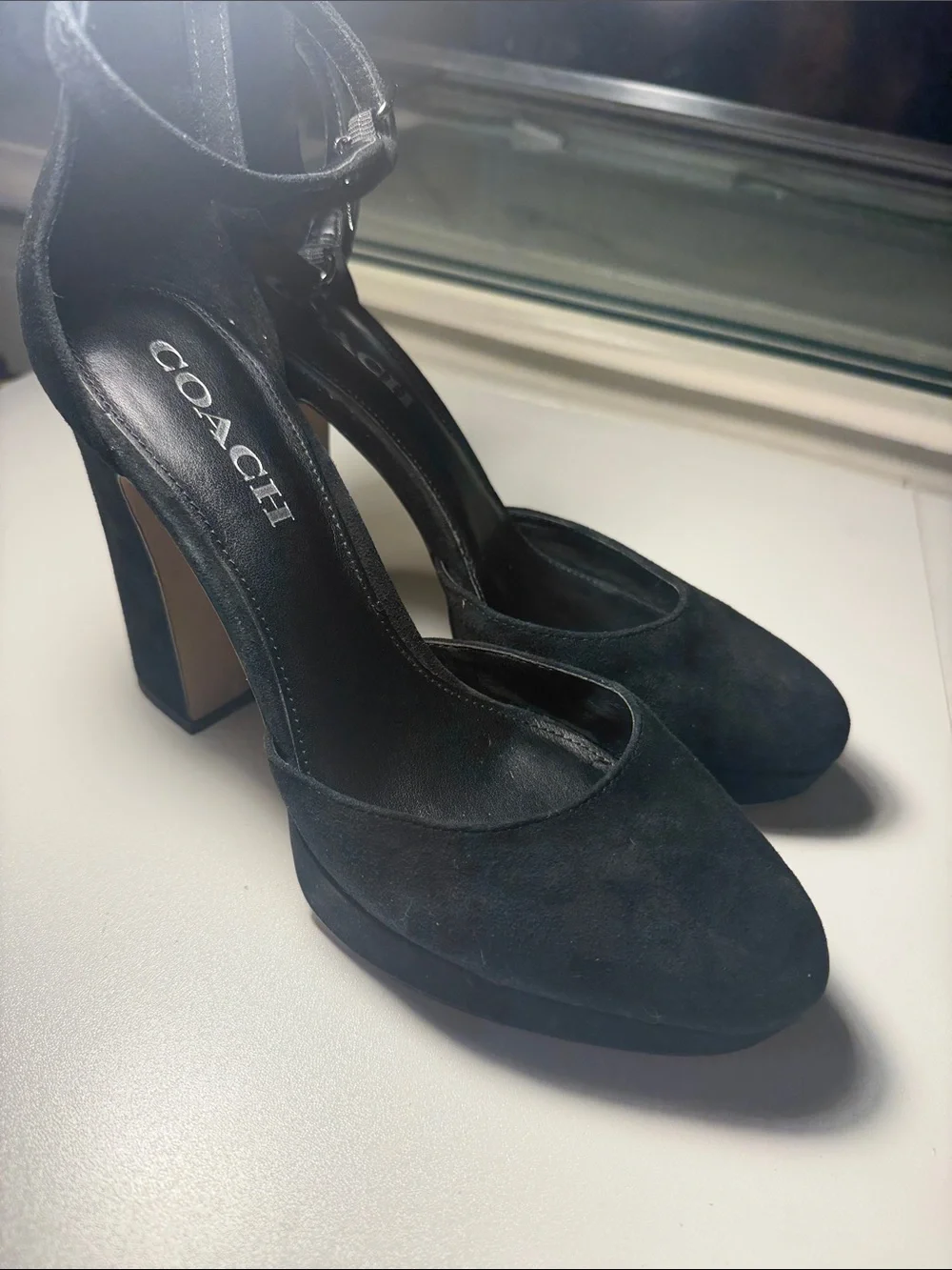 Coach classic pumps